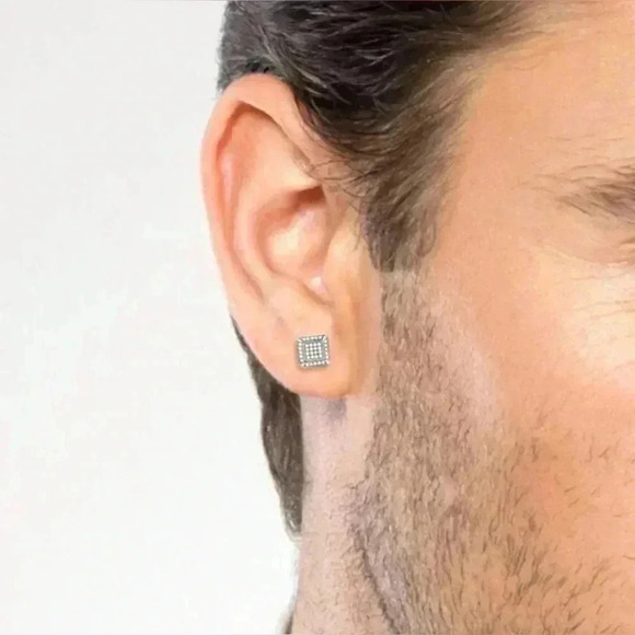 🏵️10  K Yellow and White Gold stud earrings with Moissanites stones 🏵️ - Picture 3 of 9